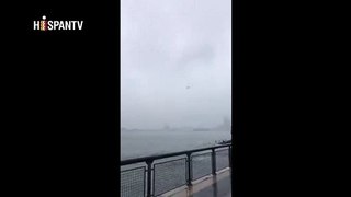 Helicóptero se choca com edifício em Nova York