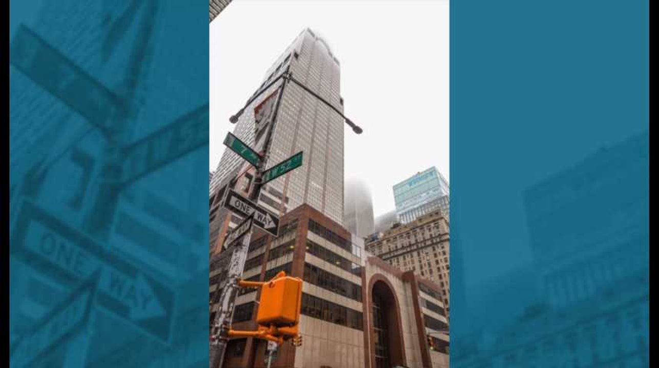 New York: un hélicoptère s’est écrasé lundi sur un immeuble de Manhattan