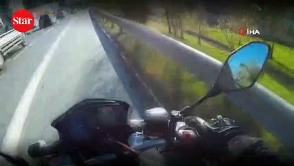 Gaziosmanpaşa mevkisinde seyreden motosikletlinin başına pet şişe çarptı