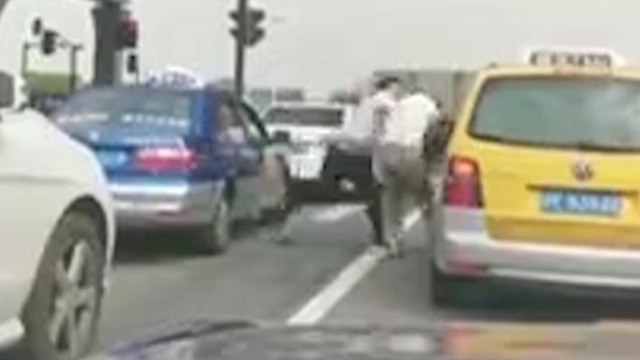 Un road rage qui se termine d'une façon complètement inattendu