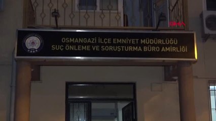 BURSA BACADAN GİRDİKLERİ EVDEN 72 BİN DOLAR ÇALAN 2 KİŞİ YAKALANDI