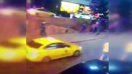 Kadınların ellerindeki telefonları kapkaç yapan şahıs önce kameraya ardından polise yakalandı