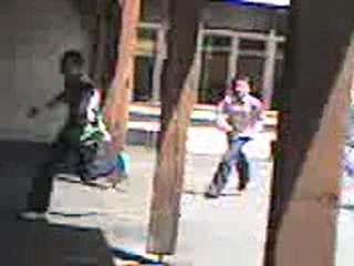 Les 5ème cour après le ballon quon leur a piqué