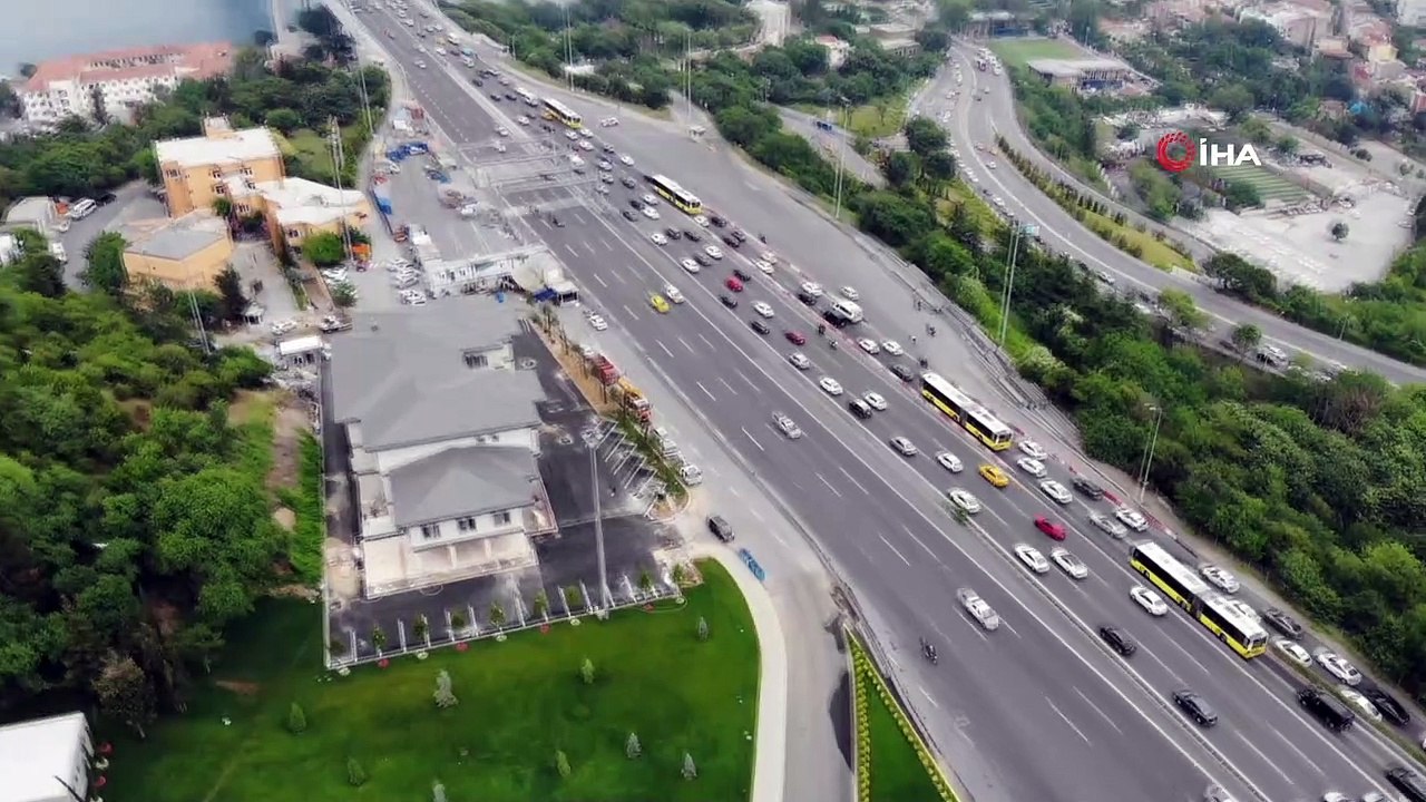 Köprüde yaşanan hareketli dakikalar sebebiyle oluşan trafik yoğunluğu havadan görüntülendi