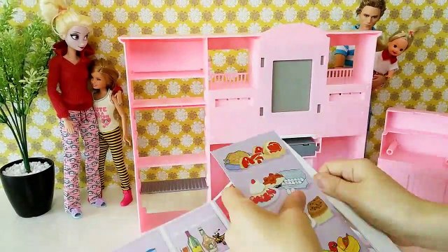 Frozen Queen Elsa doll Barbie Kitchen set Cozinha Elsa Barbie cocinaエルサ人形バービーキッチン | Karla D.