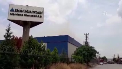 Kocaeli'de arşiv deposunda yangın