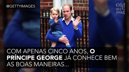 A adorável atenção do príncipe George à sua mãe Kate Middleton! (Video)