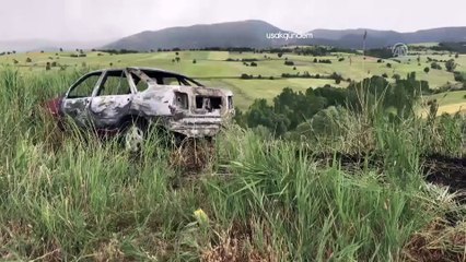 Baba ve oğlu yanan otomobilden atlayarak kurtuldu