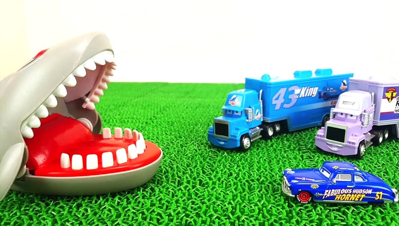 Disney Cars Lightning McQueen & Friends Rush into the Shark Spo Spo Toy Movie