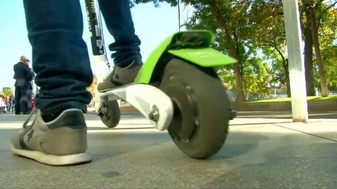 LKW crasht in E-Scooter: 25-Jähriger stirbt in Paris