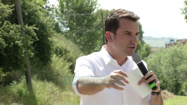 Veliaj kërkon votën e qytetarëve në Zall-Herr - News, Lajme - Vizion Plus