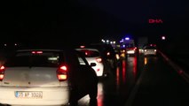 Heyelan nedeniyle trafiğe kapanan İzmir - Manisa karayolu açıldı