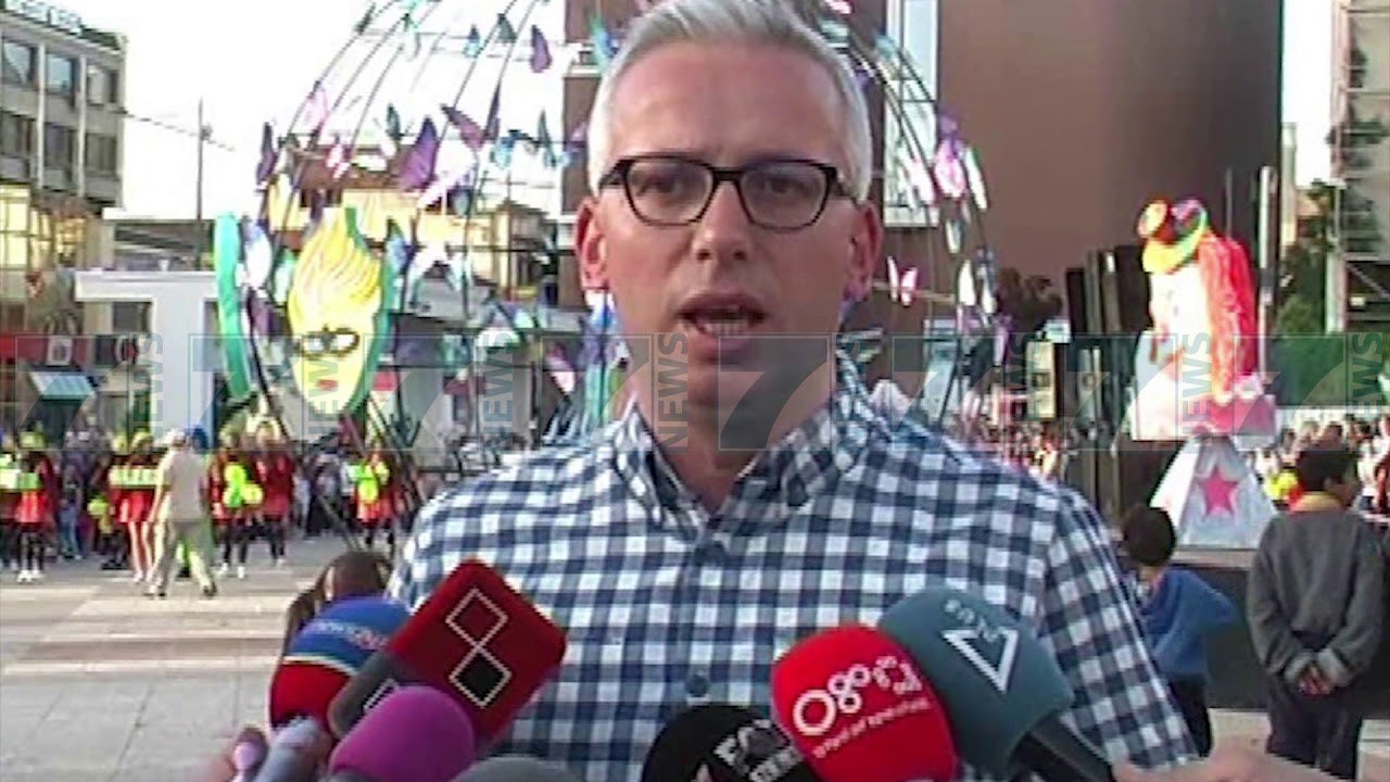 KARNAVALET NGJYROSIN QYTETIN E KORÇES, 27 GRUPE NGA GJITHE BOTA - News, Lajme - Kanali 7