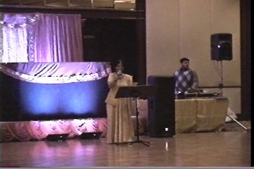 Mere Haathon Mein Nau Nau Choodiyan by  Chitralekha Dixit