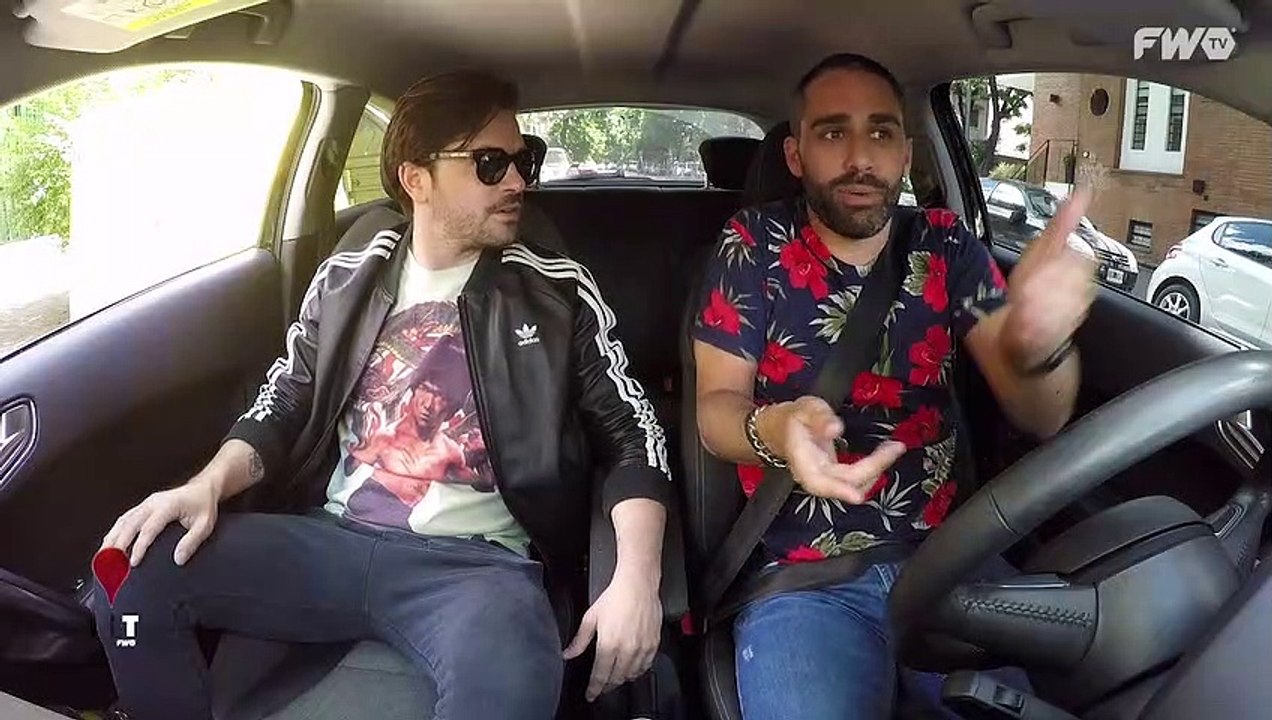 Felipe Colombo se sube al auto del Pollo Álvarez - Urban #13