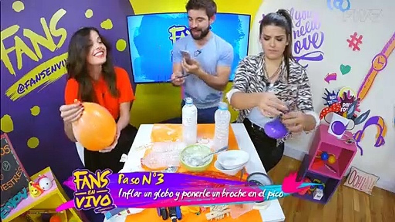 AGUS SIERRA FIN DE AÑO - Agus explota globo con...