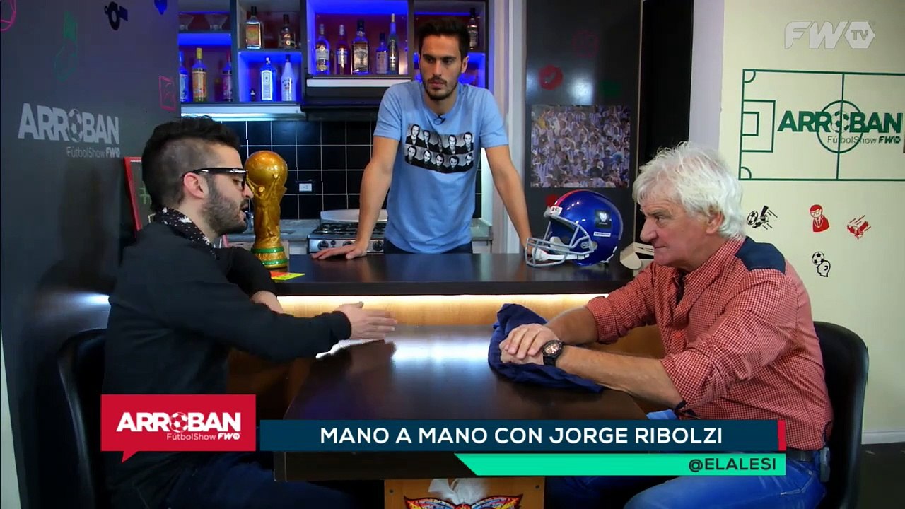 Jorge Ribolzi con Alexis: La imagen del Coco Basile tomando un trago en la pileta - Arroban #174