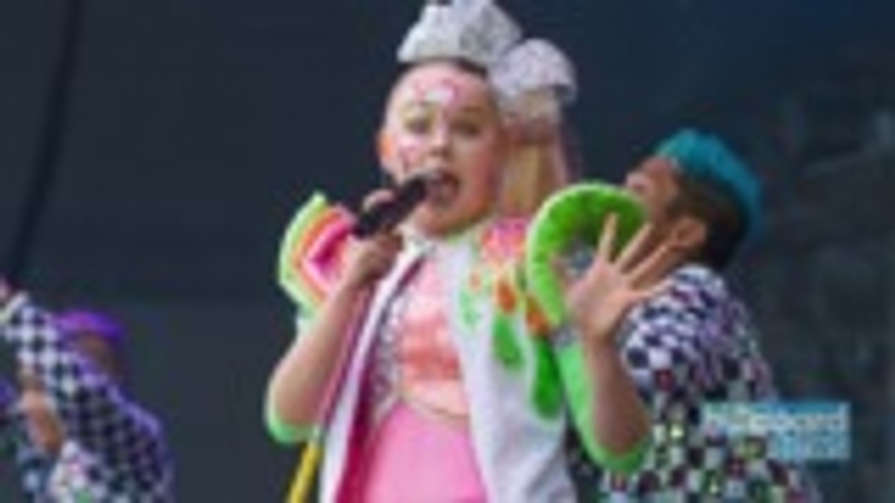 JoJo Siwa's New Makeup Kit for Tweens Has Been Recalled by Claire's | Billboard News
