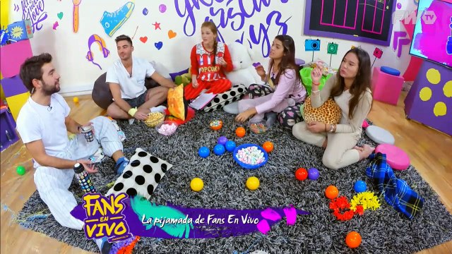 Programa #30 con Mica Vázquez, Agus Sierra, Jenny Martinez, Nico Occhiato y Manu Viale - Fans En Vivo 09/05/2016