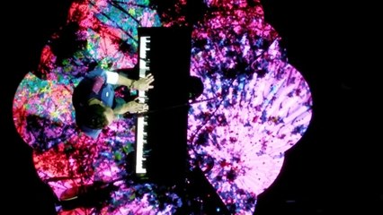 Coldplay Performing Everglow