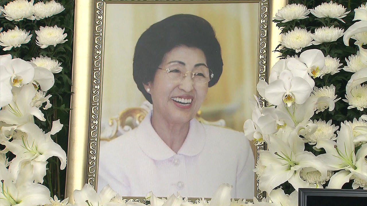 각계 조문 잇따라...'北, 조문단' 관련 정부 발표 주시 / YTN
