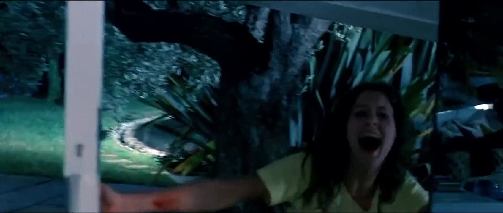 Dario Argento soupirs dans un corridor lointain