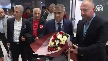 Milliler bayraklarla karşılandı