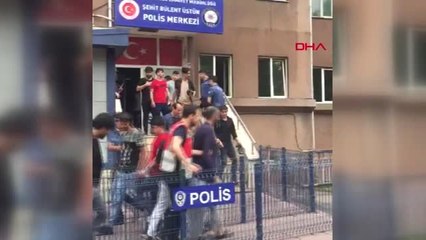 İSTANBUL- ZEYTİNBURNU'NDA 42 KAÇAK GÖÇMEN YAKALANDI