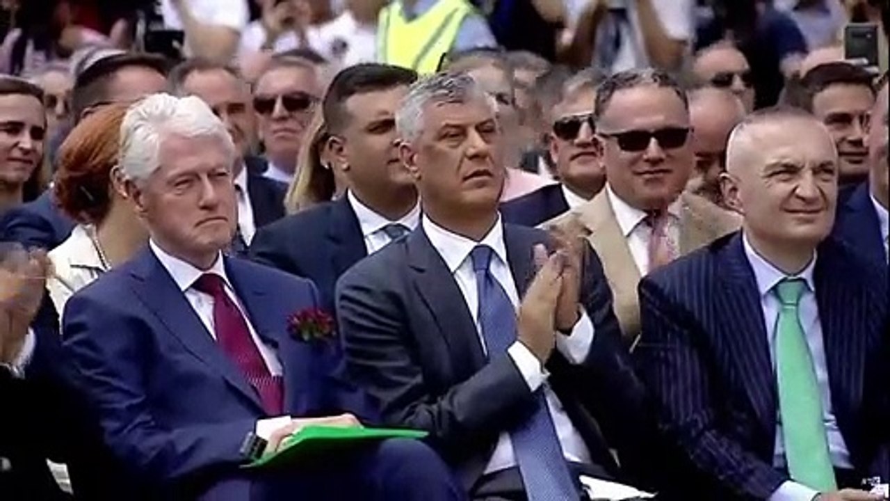 Clinton, convidado de honra