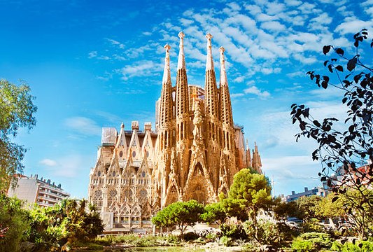 La Sagrada Familia obtient enfin son permis de construire, 137 ans après le début du chantier !