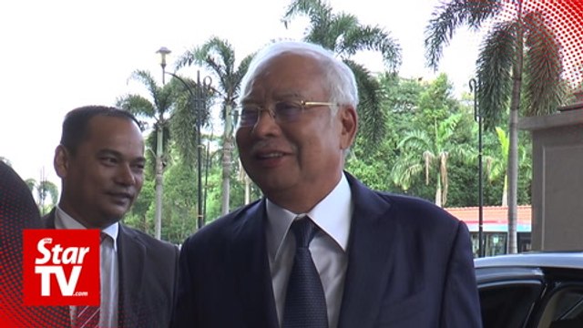 “Why ask me?”, says Najib on gay sex video