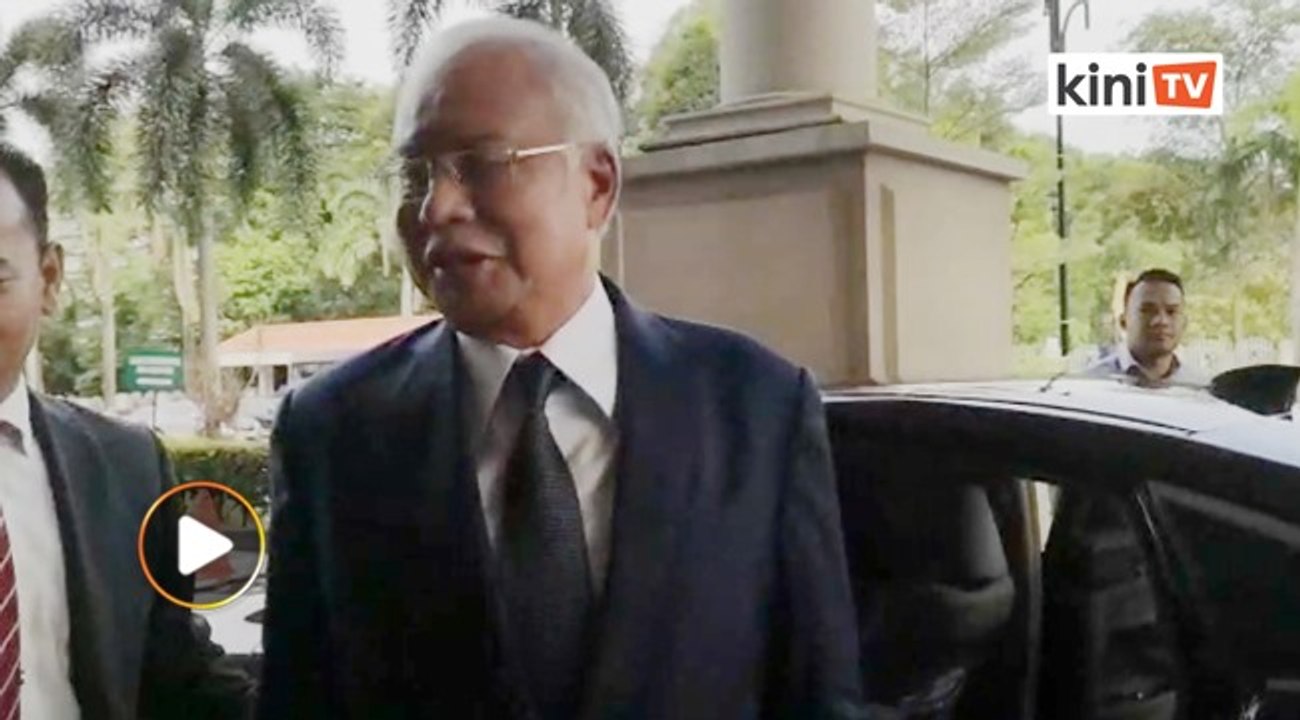 Kenapa tanya saya? Jangan tanya saya.