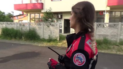 Anneleri mobilya bakmaya gitti, çocuklar evde mahsur kaldı