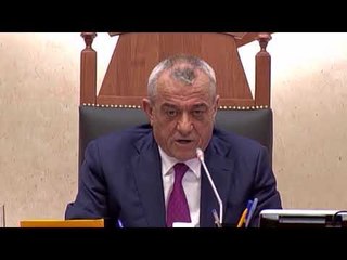 PROCEDURAT PARLAMENTARE PËR TË SHKARKUAR PRESIDENTIN E REPUBLIKËS