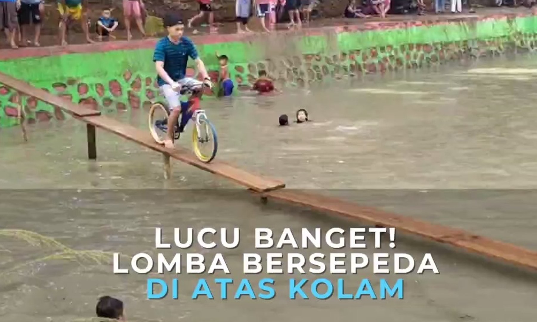 Lucu Banget Lomba Bersepeda Di Atas Kolam Banyak Peserta Tercebur