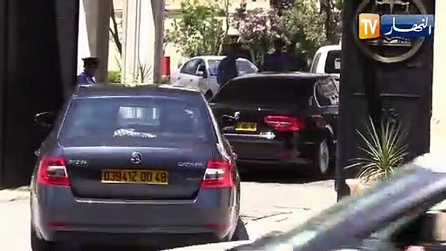 شاهد..لحظة وصول أويحيى للمحكمة العليا !!