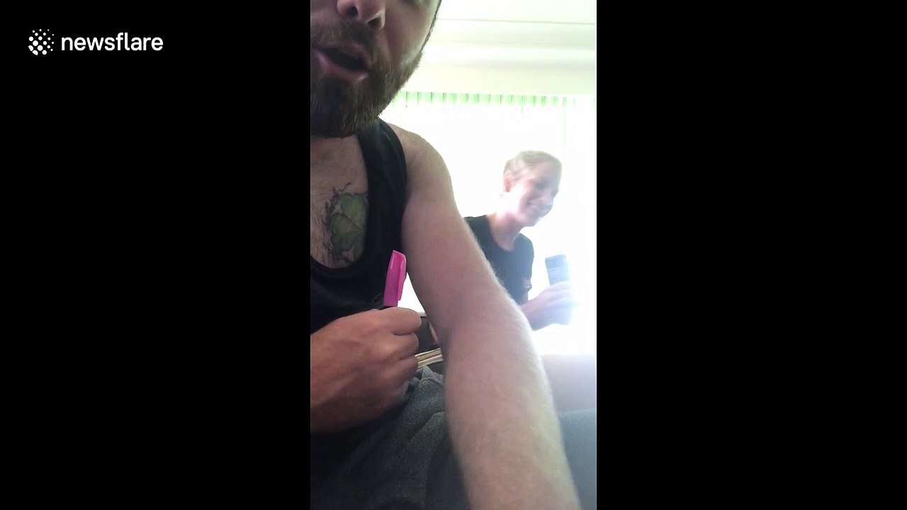 Australian man has the greatest reaction to amazing pen trick
