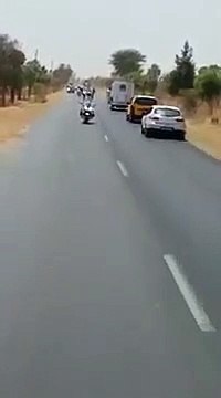 Insolite ! Le travail impeccable et drôle des motards de la gendarmerie