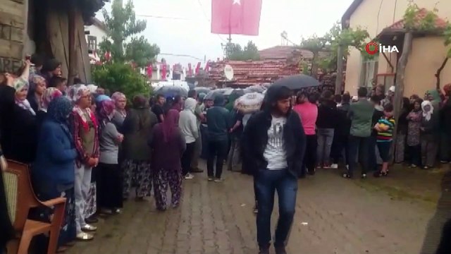 Şehit Uzman Çavuş Emre Üçkan son yolculuğuna uğurlandı