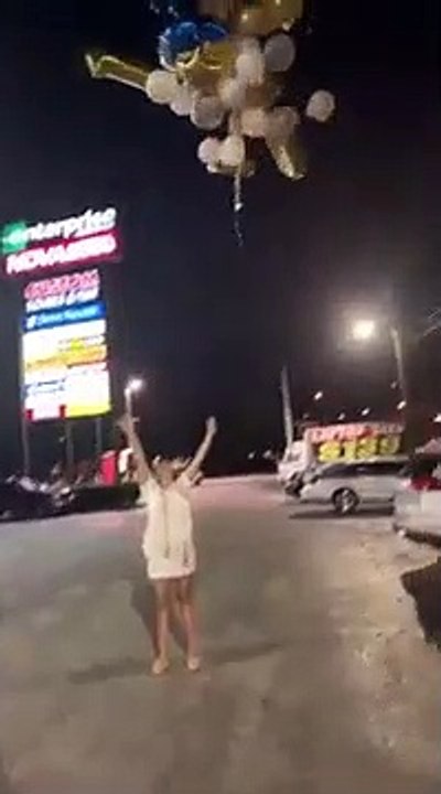 Blackout pendant un lâcher de ballons