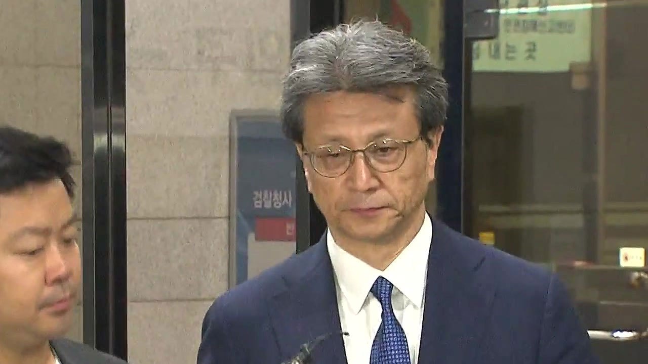 정현호 삼성전자 사장 17시간 조사 뒤 귀가..."증거인멸 의혹 부인" / YTN