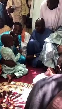 Le petit Baye Mbaye fait rire Serigne Abdou Karim Mbacké et ses disciples