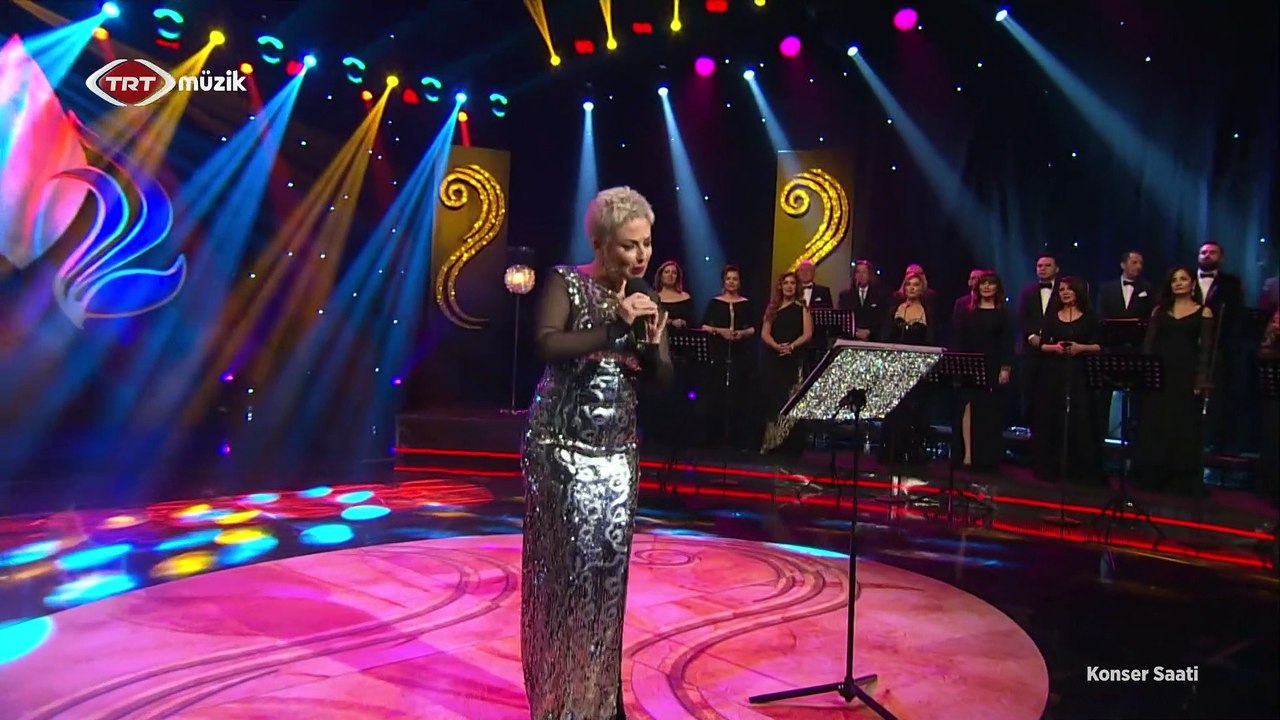 Eliz Avaroğlu : Aşk Denilen Ateşe Yanalım mı