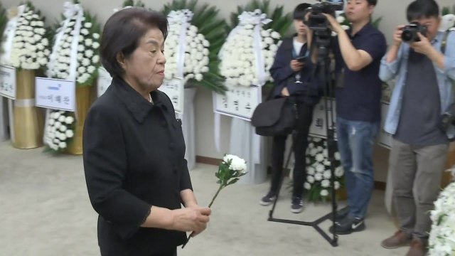 갈등과 반목 뒤로한 채...조문 행렬 이어져 / YTN