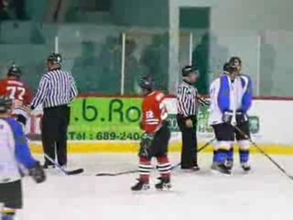 Gagnon bave mais refuse un un joueur beaucoup plus petit