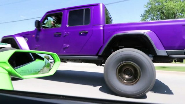 Drag Racing 1,000HP Twin Turbo Huracan vs. Jeep Gladiator!