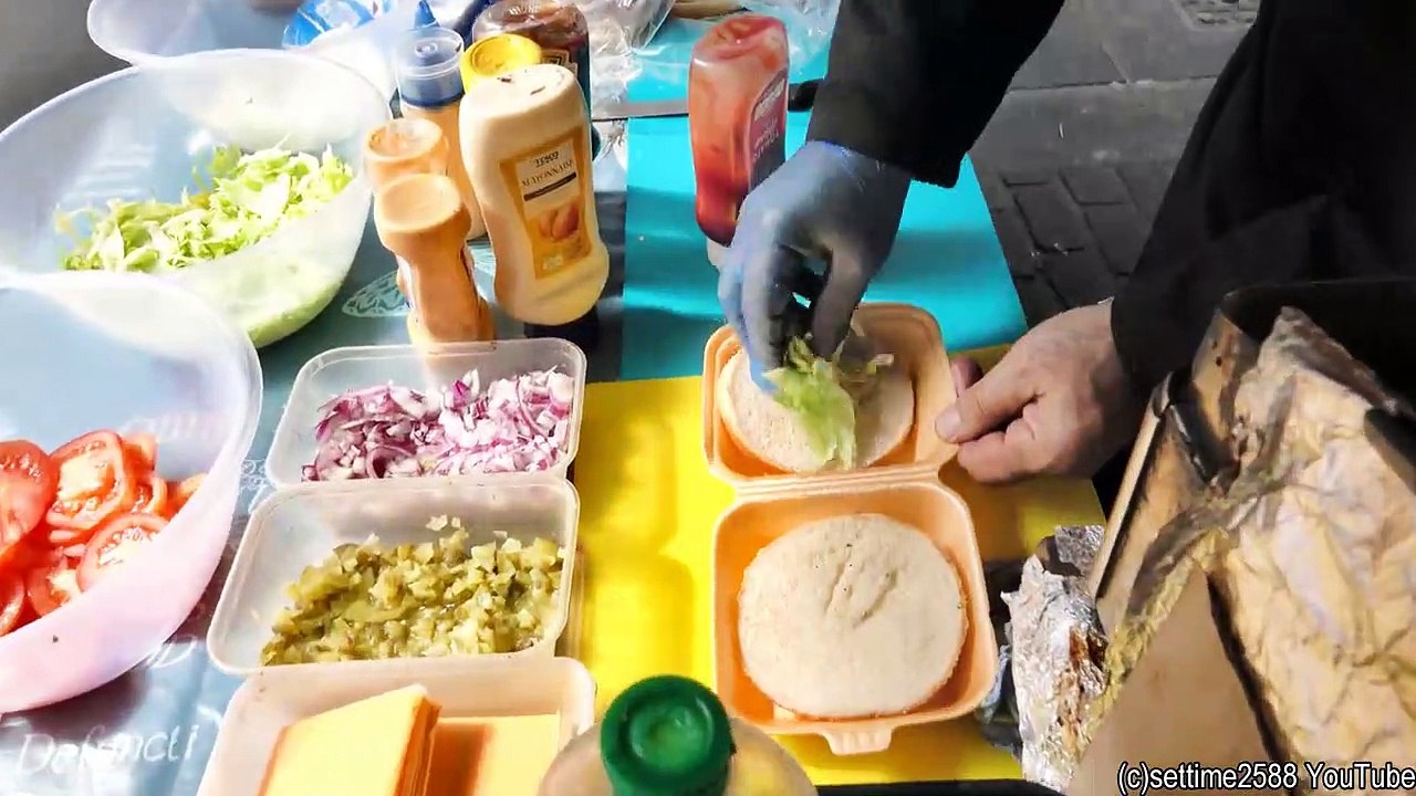 DOUBLE BURGUER plus CHEESE.