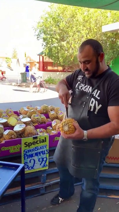Preparing a Pineapple Like a Pro