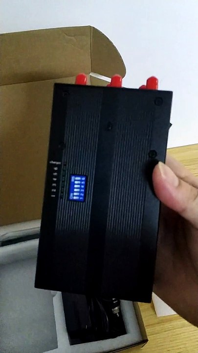 Brouilleur portable avce 6 antennes signal de GSM 3G CDMA DCS 4G WIFI GPS01