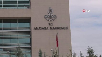 Anayasa Mahkemesi önünde arbede